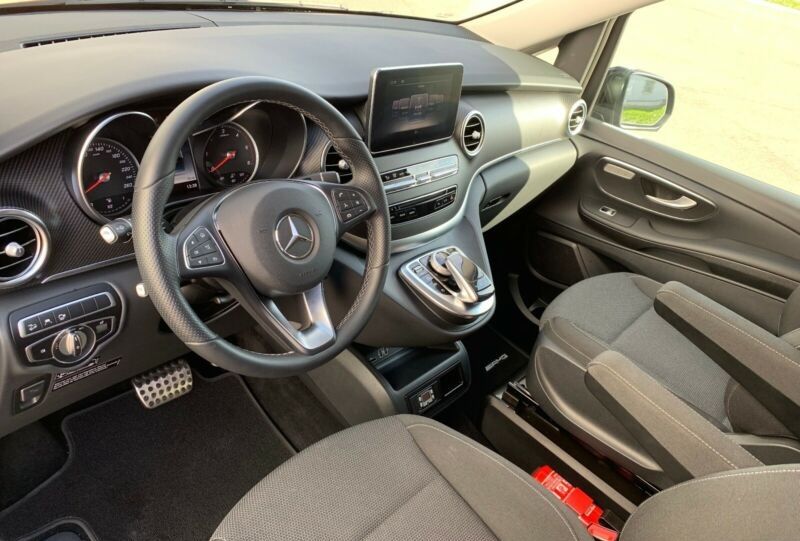 Mercedes-Benz 210 Van • 2018 • 78,000 km 6