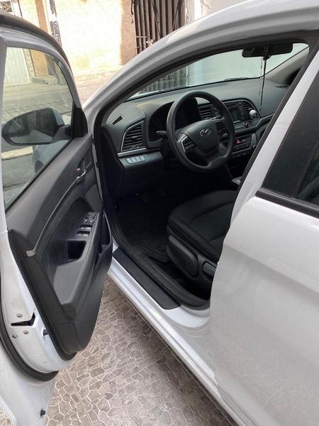 Hyundai Elantra • 2017 • 62,000 km 4