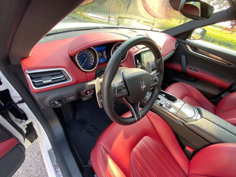 Maserati Ghibli • 2019 • 145,600 km 11