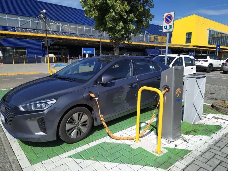 Hyundai Ioniq Electric • 2018 • 79,900 km 9