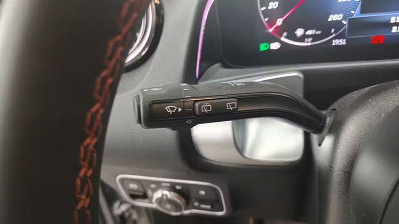 Mercedes-Benz GLB-Class • 2024 • 3,912 km 15
