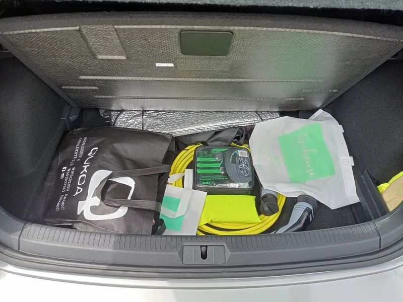 Volkswagen e-Golf • 2021 • 20,500 km 12