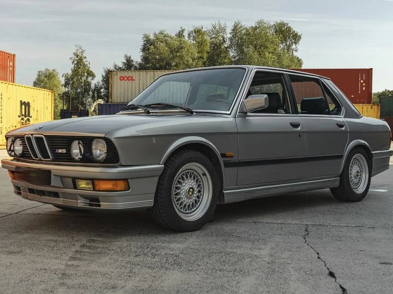 BMW M5 • 1987 • 151,000 km 3