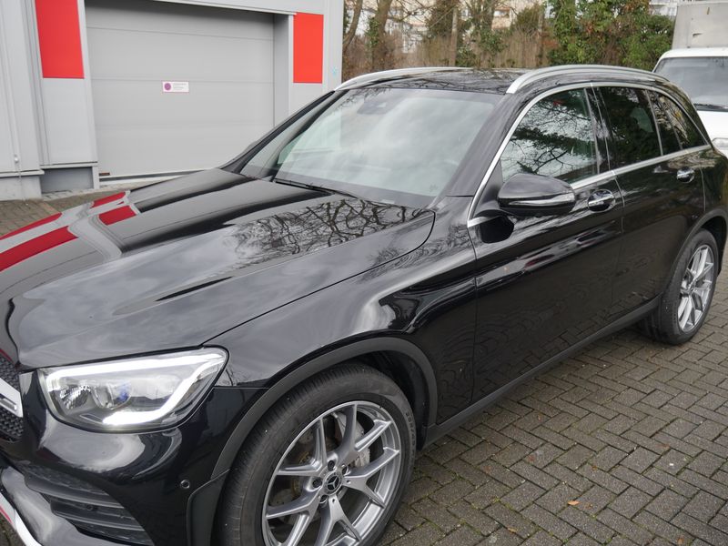 Mercedes-Benz GLC-Class • 2020 • 18,000 km 24