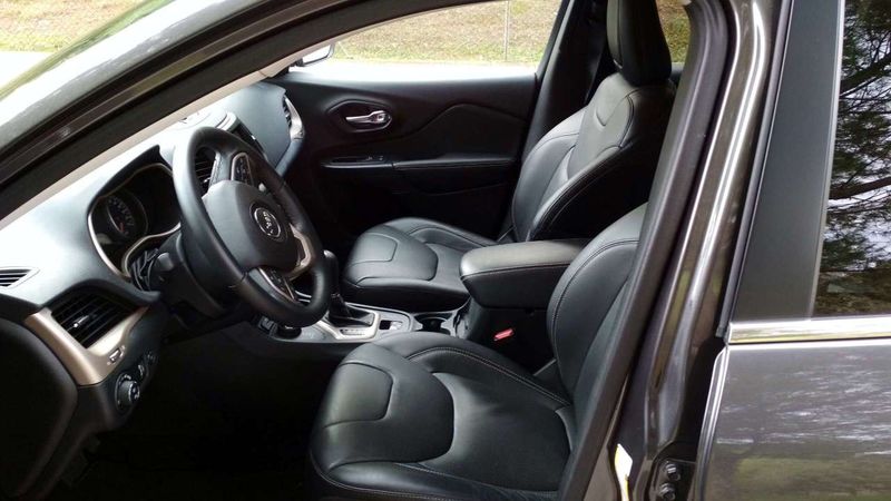 Jeep Cherokee • 2015 • 171,000 km 12