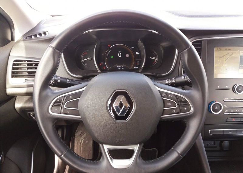 Renault Mégane • 2018 • 99,999 km 5