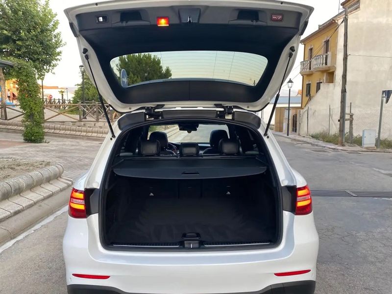 Mercedes-Benz GLC • 2018 • 119,000 km 9