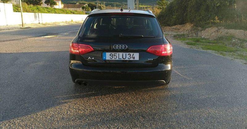 Audi A4 • 2011 • 159,999 km 2