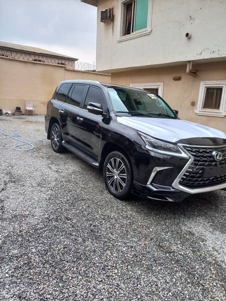 Lexus LX • 2023 • 82,000 km 7