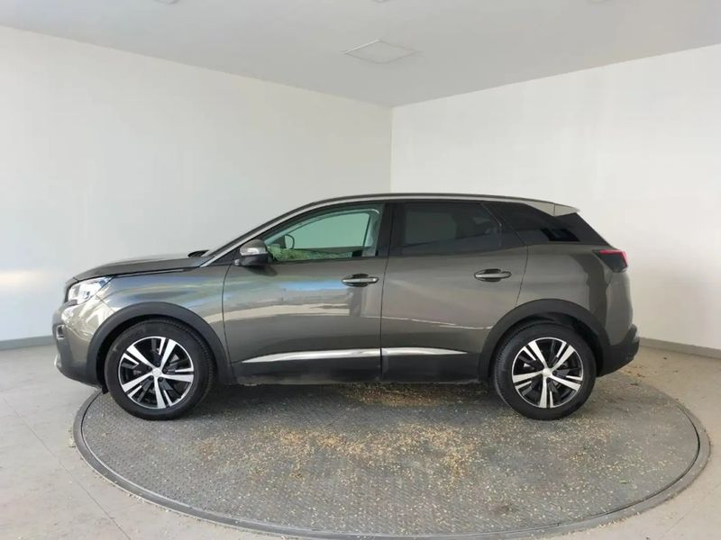 Peugeot 3008 • 2019 • 145,673 km 2