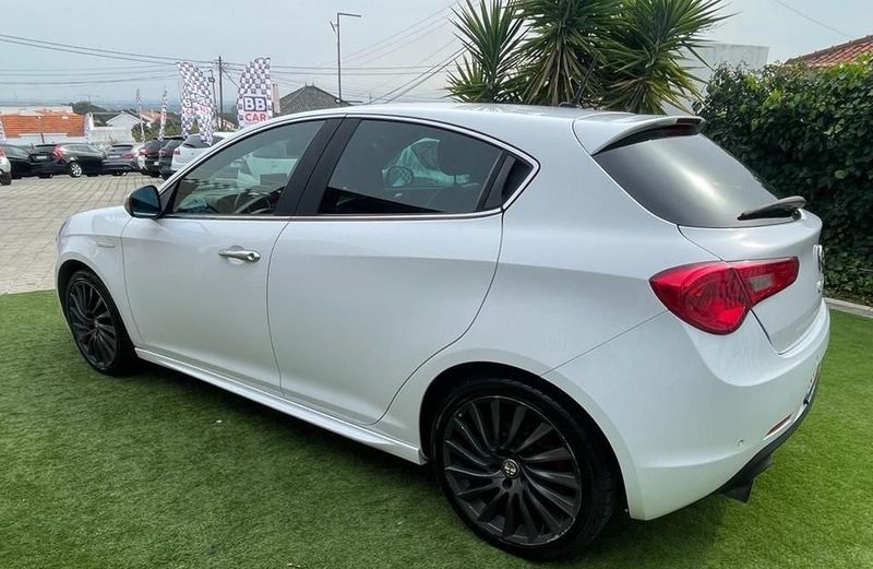 Alfa Romeo Giulietta • 2011 • 211,851 km 1