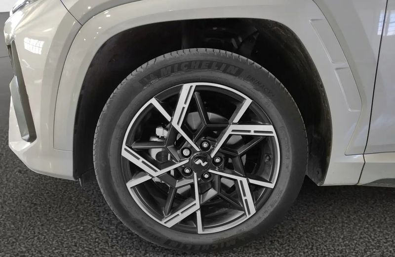 Hyundai Tucson • 2025 • 12,396 km 15