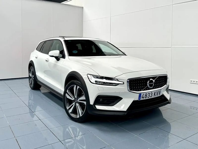 Volvo V60 • 2019 • 125,000 km 12