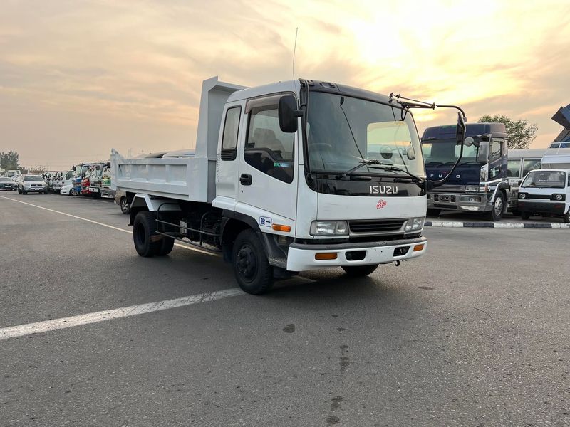 Isuzu Pickup • 2005 • 120,508 km 1