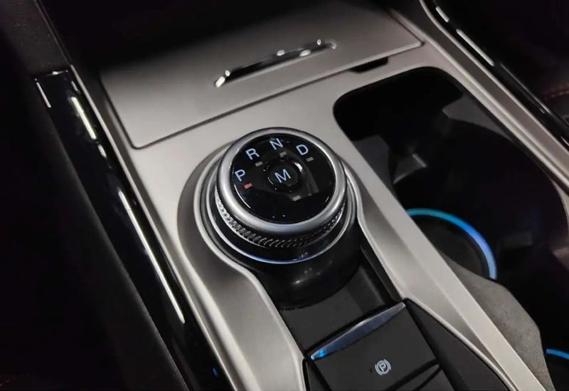 Ford Explorer • 2021 • 100,200 km 4