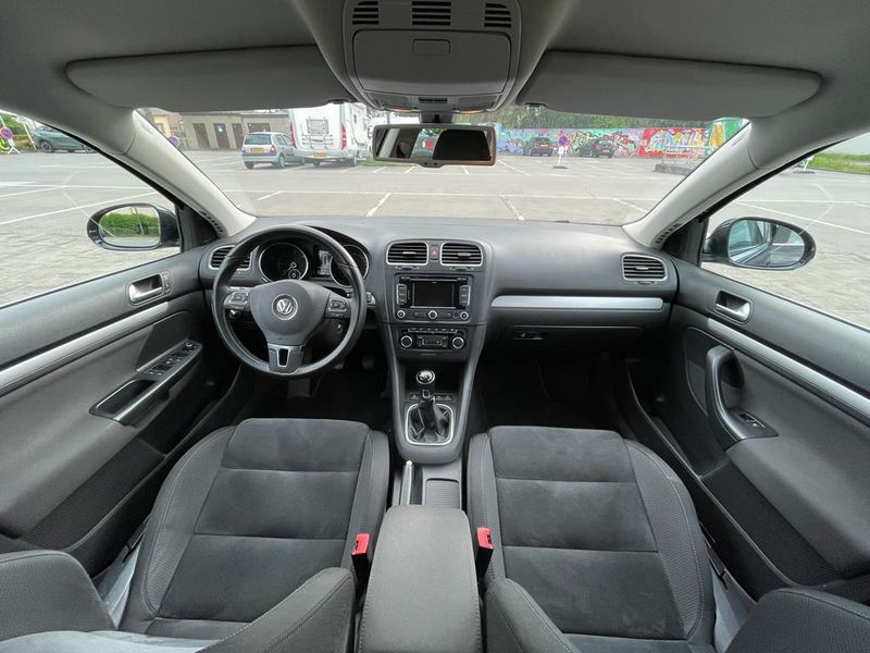 Volkswagen Golf Variant • 2013 • 156,800 km 4