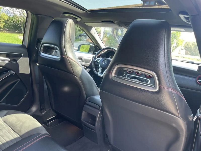 Mercedes-Benz A-Class • 2014 • 129,800 km 6