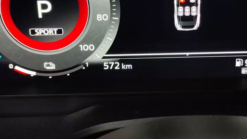 Nissan Qashqai • 2025 • 5,720 km 3