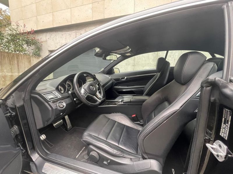Mercedes-Benz E-320 • 2013 • 140,000 km 5