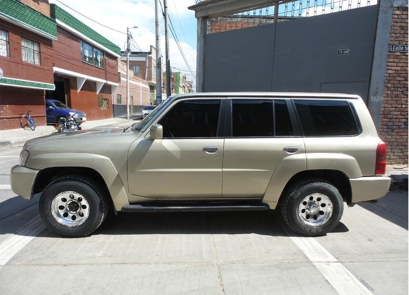 Nissan Patrol • 2009 • 130,000 km 3