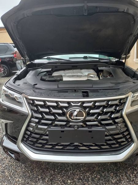 Lexus LX • 2023 • 82,000 km 6