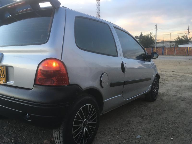 Renault Twingo • 2006 • 76,200 km 9