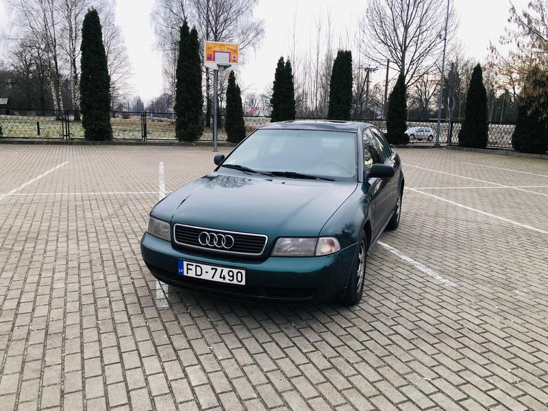 Audi A4 • 1995 • 312,899 km 3