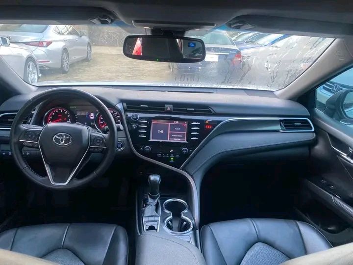Toyota Camry • 2021 • 50,000 km 3