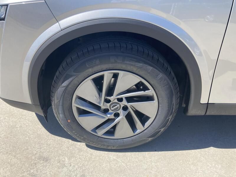 Nissan Qashqai • 2023 • 21,557 km 16