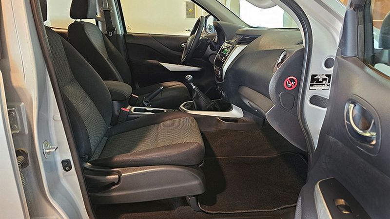 Nissan Navara • 2018 • 69,808 km 4
