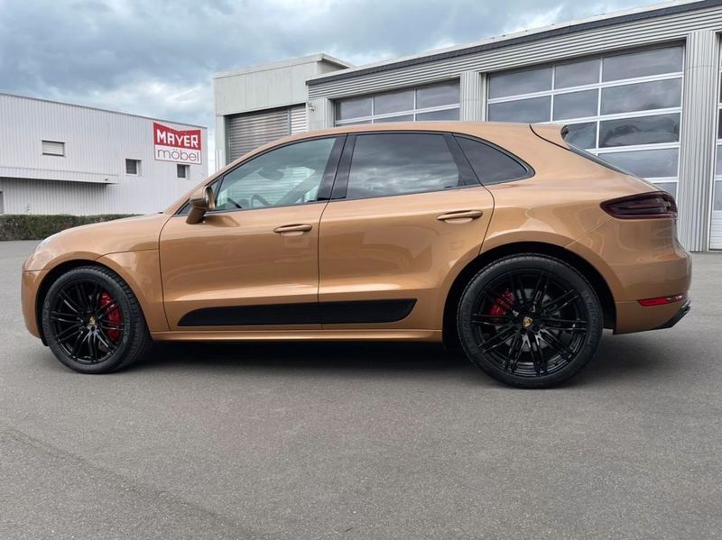 Porsche Macan • 2015 • 90,000 km 2