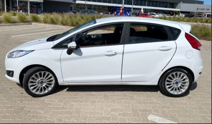 Ford Fiesta • 2017 • 128,000 km 3