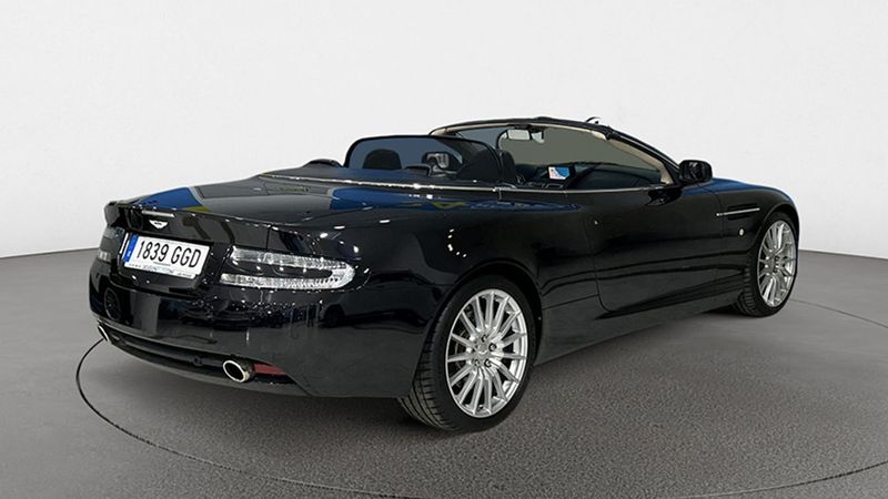 Aston Martin DB9 • 2006 • 58,160 km 2