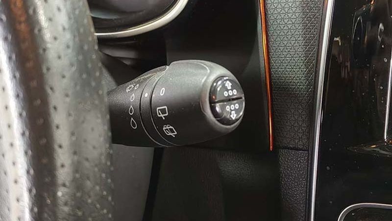 Renault Clio • 2018 • 93,967 km 11