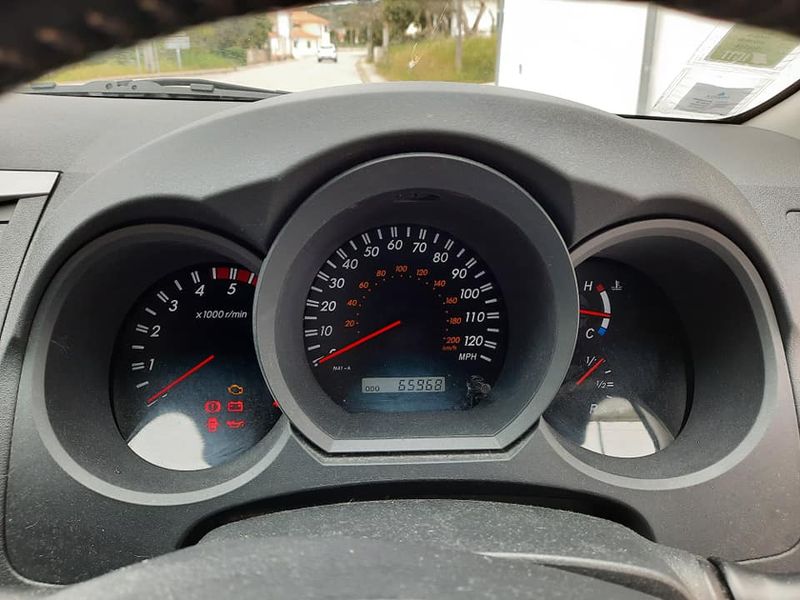 Toyota Hilux • 2009 • 75,000 km 6