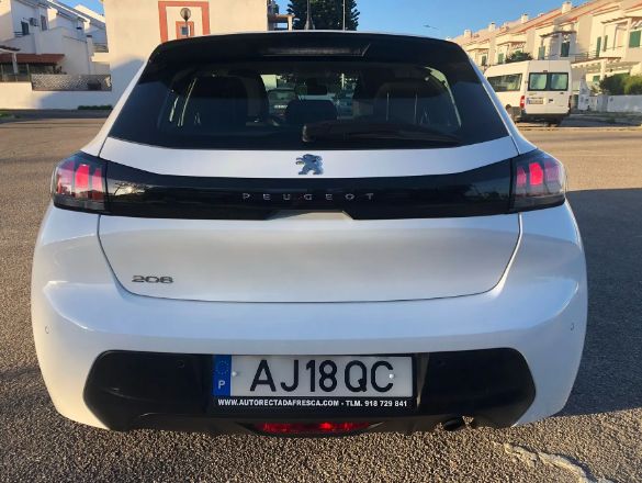 Peugeot 2008 • 2021 • 54,300 km 1