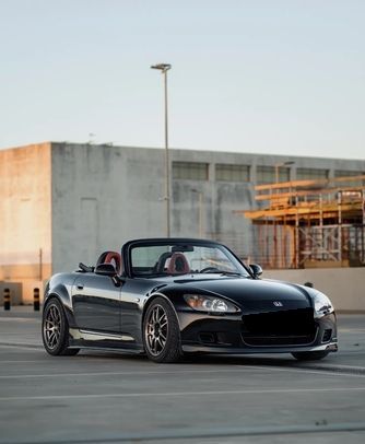 Honda S2000 • 2000 • 149,000 km 1