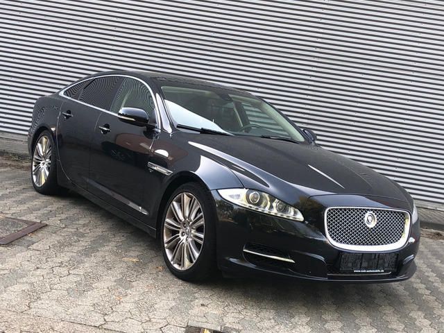 Jaguar XJ • 2013 • 65,397 km 13