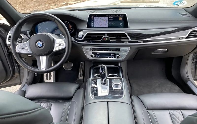 BMW 7 Series • 2022 • 69,000 km 4