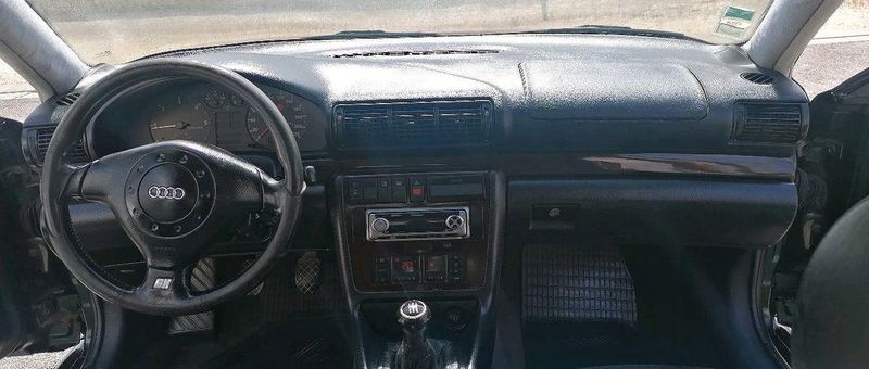 Audi A4 • 1996 • 199,999 km 3