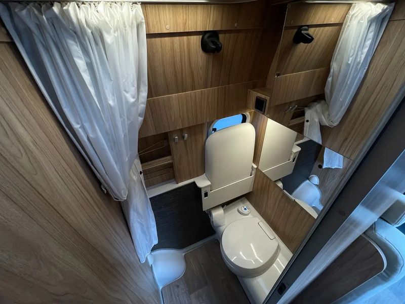 Mercedes-Benz Sprinter • 2021 • 20,800 km 15