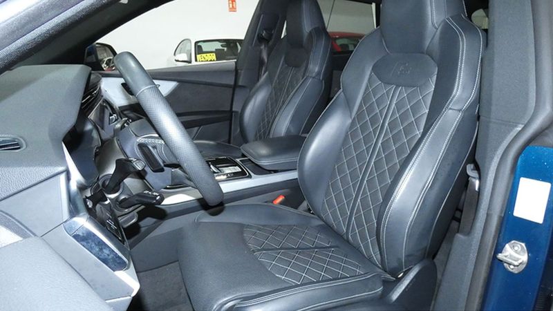 Audi Q8 • 2021 • 62,345 km 12