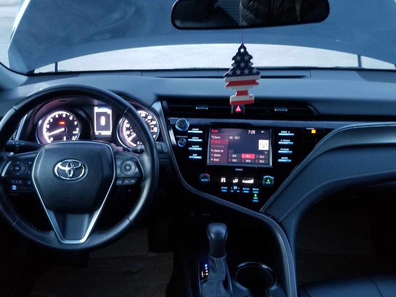 Toyota Camry • 2019 • 72,000 km 2