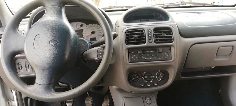 Renault Clio • 2001 • 119,999 km 6