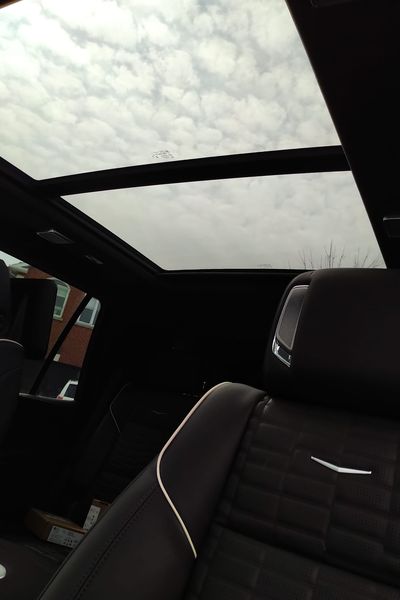 Cadillac Escalade • 2023 • 100 km 6