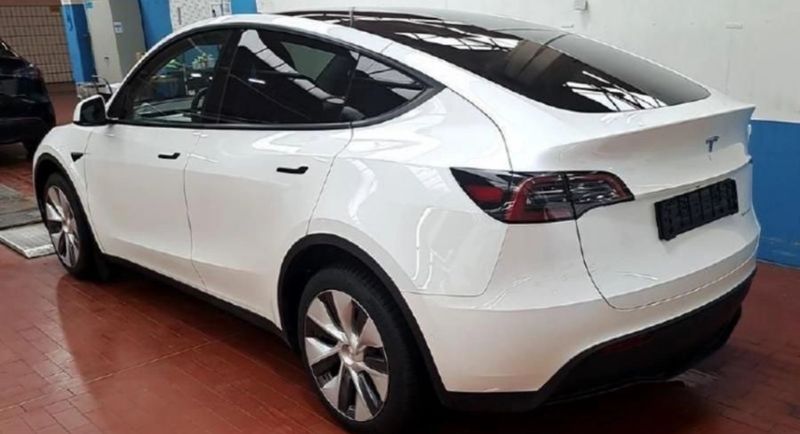 Tesla Model Y • 2022 • 25,000 km 4