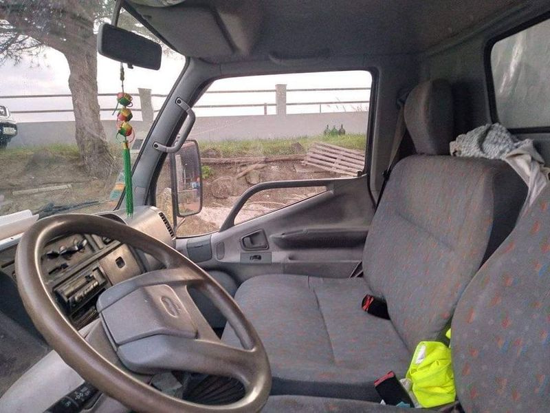 Mitsubishi Fuso canter • 1998 • 78,000 km 4