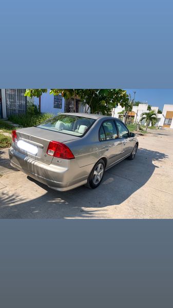 Honda Civic • 2004 • 100,000 km 2