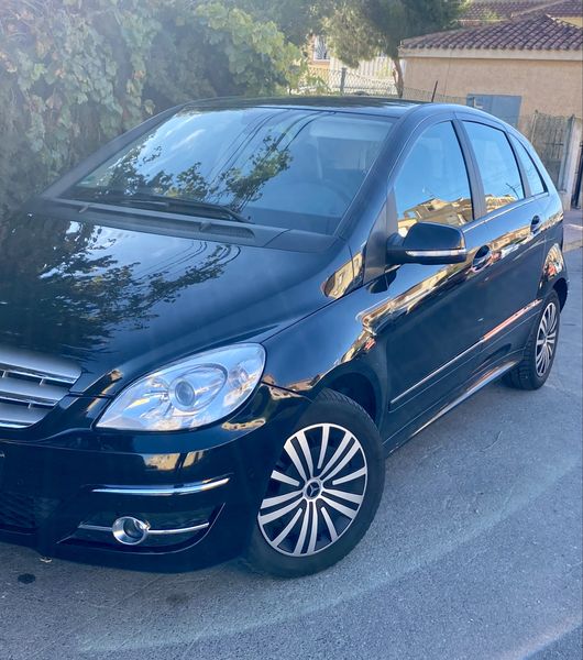 Mercedes-Benz Trieda B • 2011 • 220,000 km 12