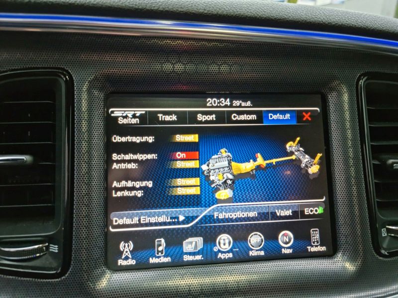 Dodge Challenger • 2015 • 66,700 km 20